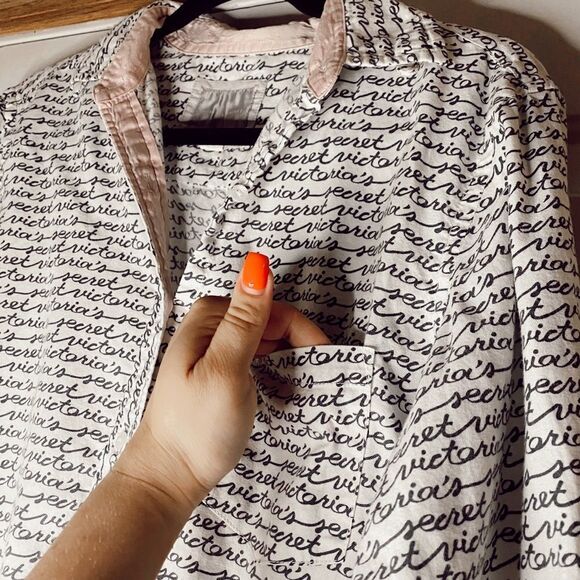 VICTORIA’S Secret All-Over Logo Pajama Set - Picture 3 of 15